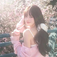 Hoàng Gia ngân- Con nuôi nhà họ hoàng