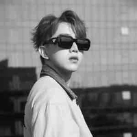 Hồ Lê Thanh Tùng ( hắn )