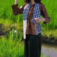 Con Liên[ng làm thân cận của bà 2]