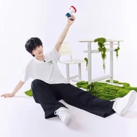 Trương Hàm Thụy_T