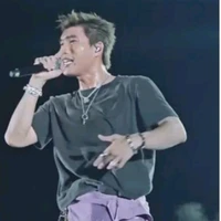Trần Minh Hiếu(anh trai anh)
