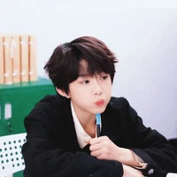 Trần Dịch Hằng(cậu)