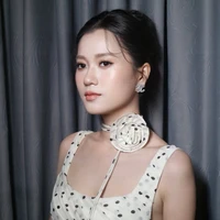 chủ tus nò><
