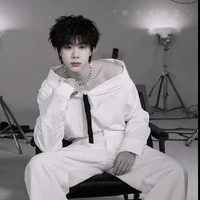 Trần Dịch Hằng(cậu)