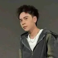 Cô gái trầm tính