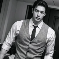 Ông Sa (cha dượng nữ9)