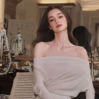 Bà Hoàng (mẹ nữ9)