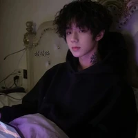 Vương Lỗ Kiệt_gã