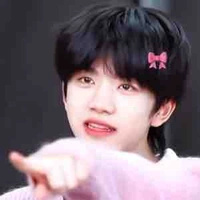 Trương Hàm Thụy (@Henry_18.10)