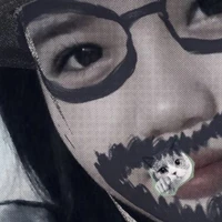 Tác giả tập viết truyện