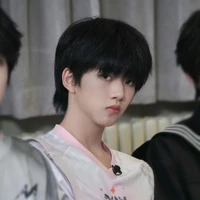 Trương Hàm Thụy_T