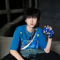 Nhiếp Vĩ Thần_Gã