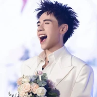 quang hùng