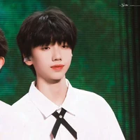 Nhiếp Vĩ Thần_Lúc Nhỏ
