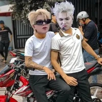 Người ngoài hàng lang