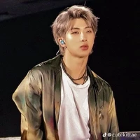 Namjoon(anh cả cô)