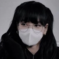 Lisa(Chị 4 cô)