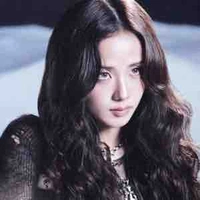 Jisoo ( top )