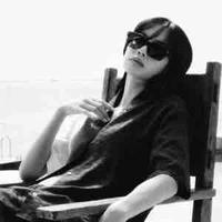  lisa (Bà chủ quán bar)
