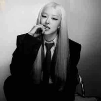 Rosé ( vợ lisa )