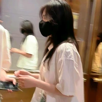 Chị của Hằng