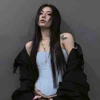 Trần Thảo Linh ( 22 tuổi )