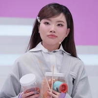 have u seen my girlsfriend ?