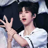 Trương Hàm Thuỵ -Y-