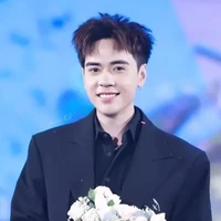 quang hùng
