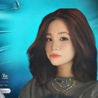 Hoàng  Ngọc Nhi[ Chị tư của Duy]