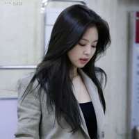 Kim jennie-em