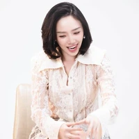 Nguyễn Khoa Tóc Tiên - Chị