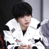 Trần Dịch Hằng – Hắn