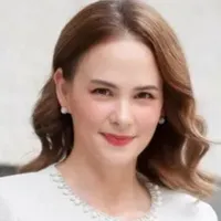 Bà Armstrong