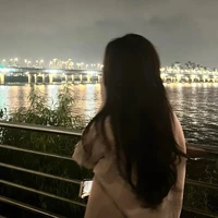Ngọc trân ( chị ba )