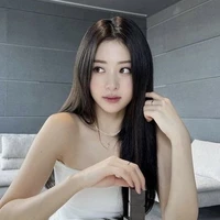 Huh Yunjin