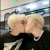 Tg này là vợ RC
