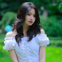 Tống Bảo Ngọc (em Tống Á Hiên)
