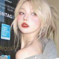 Bùi Hạ Uyên (Mẹ Lyhan) 