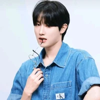 Lyena( tác giả )