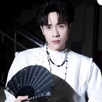 Quang Hùng Lê