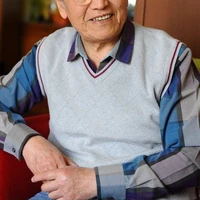 Ông Chủ Bán Đậu