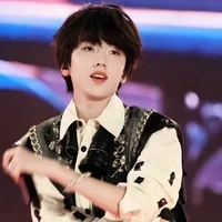 Nhiếp Vĩ Thần_hắn