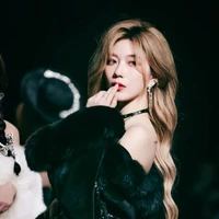 Trịnh Đan Ny - Nàng