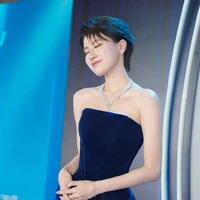 Nguyễn Diệu Huyền_chị