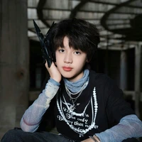 Ngụy Tử Thần - y -