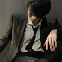 ông trùm tổ chức áo đen