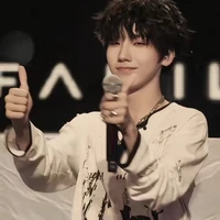 Nhiếp Vĩ Thần