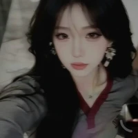 Tô Thanh Vãn ( chị hai)