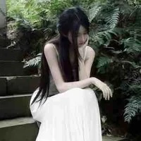 Lê Thanh Trúc ( mẹ anh )